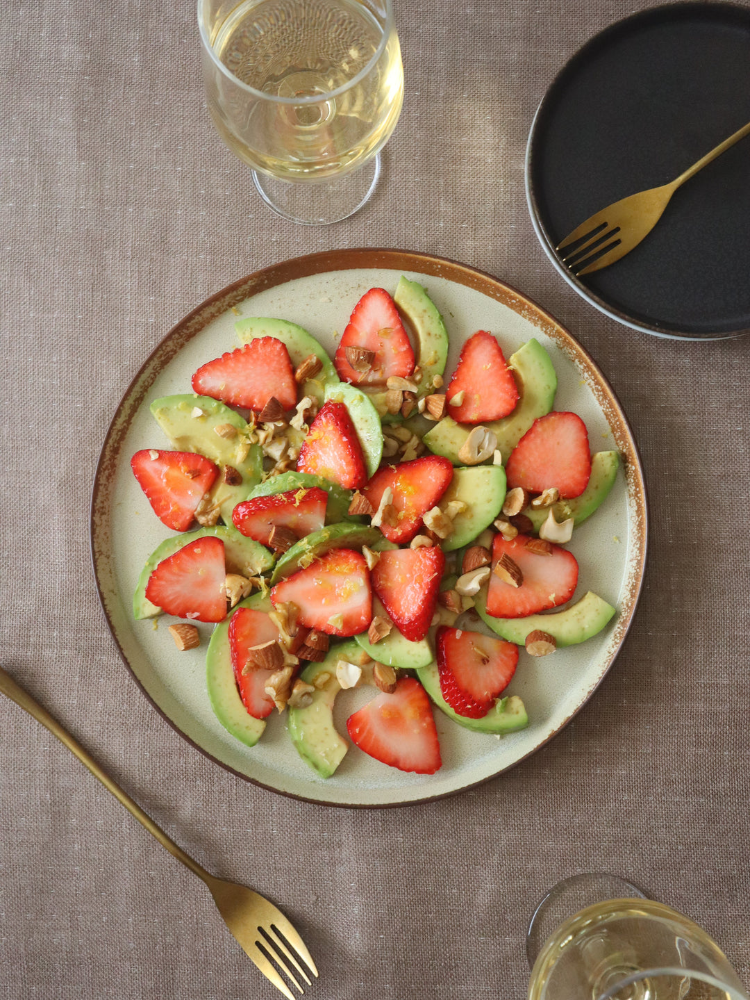 いちごとアボカドのカルパッチョ風